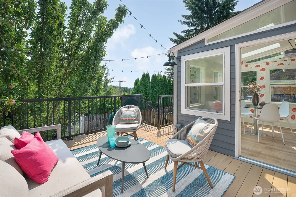 6534 19th Avenue NE Seattle, WA 98115
