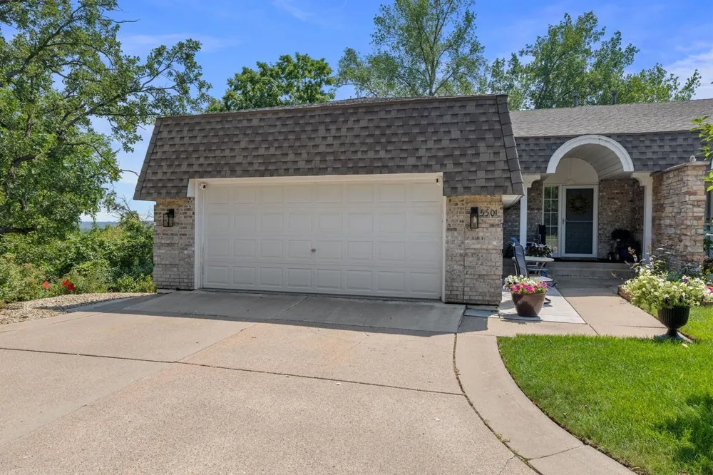 5501 Auto Club Road Bloomington, MN 55437