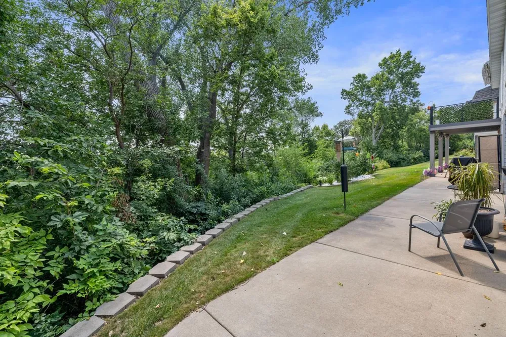 5501 Auto Club Road Bloomington, MN 55437