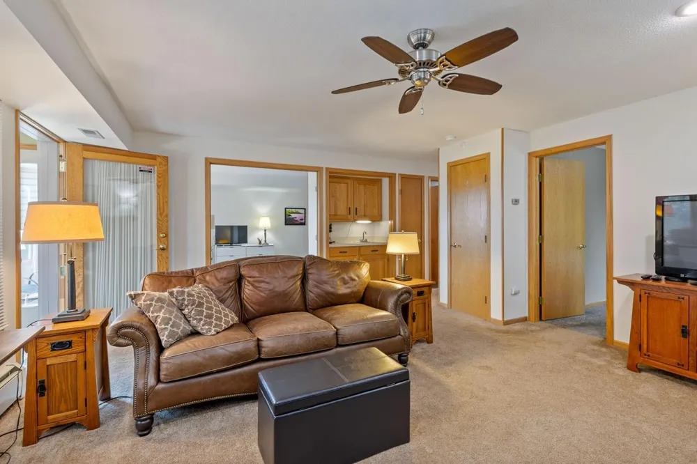 5501 Auto Club Road Bloomington, MN 55437
