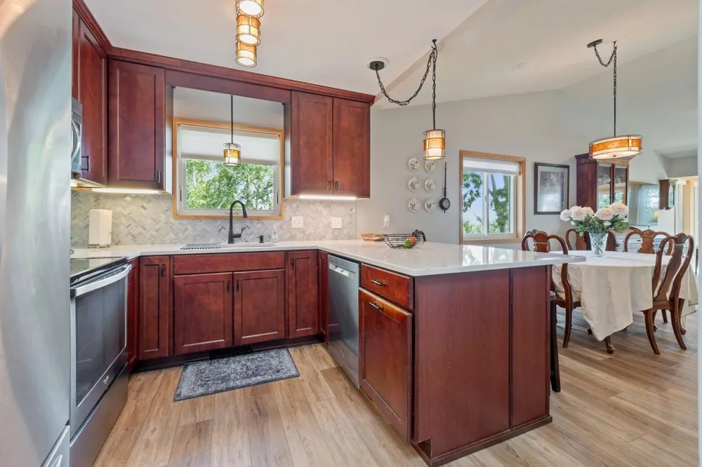 5501 Auto Club Road Bloomington, MN 55437