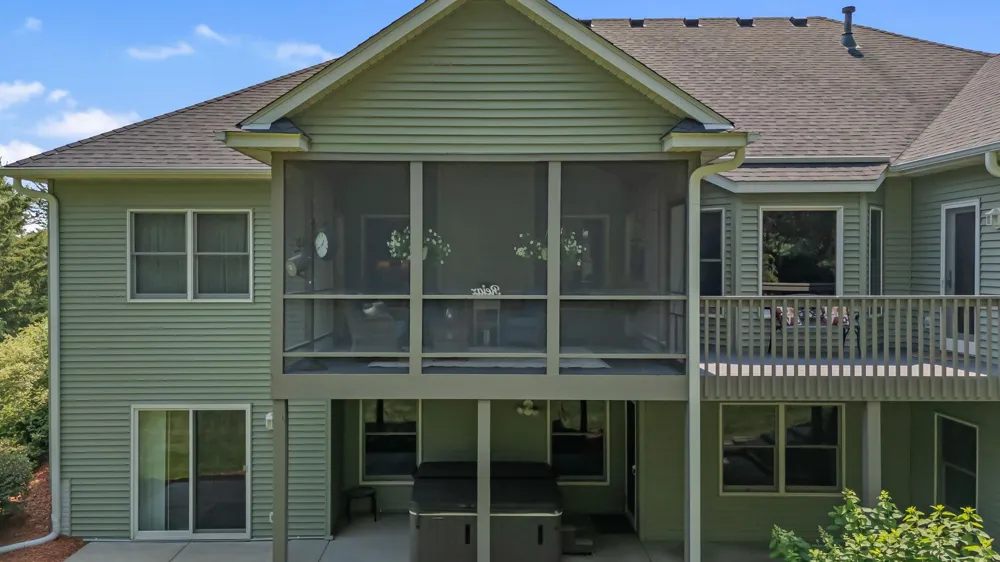 967 176th Street Hammond, WI 54015