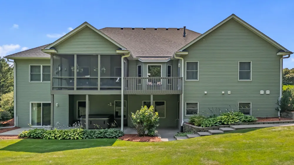 967 176th Street Hammond, WI 54015