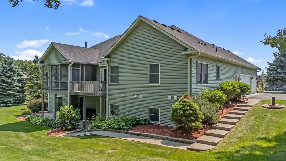 967 176th Street Hammond, WI 54015