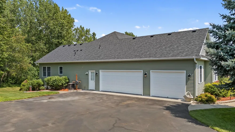 967 176th Street Hammond, WI 54015