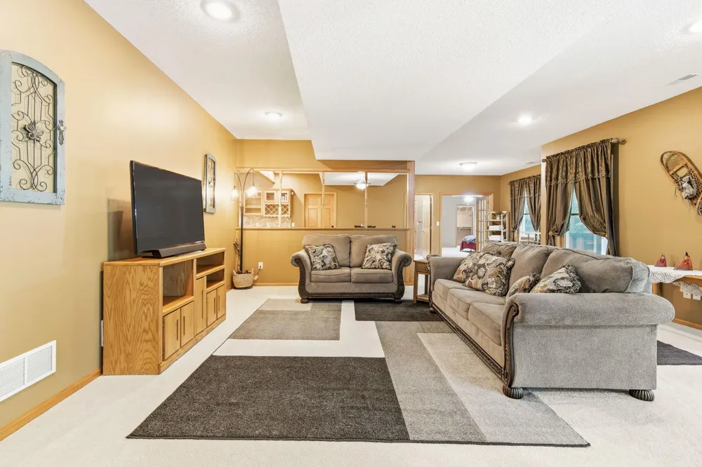 967 176th Street Hammond, WI 54015
