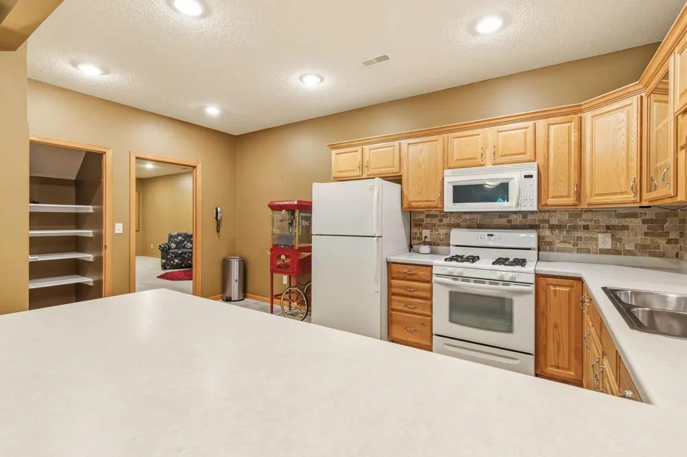 967 176th Street Hammond, WI 54015