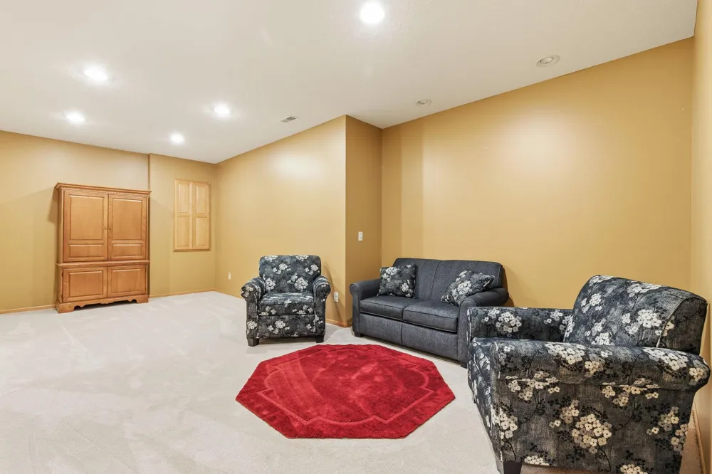 967 176th Street Hammond, WI 54015