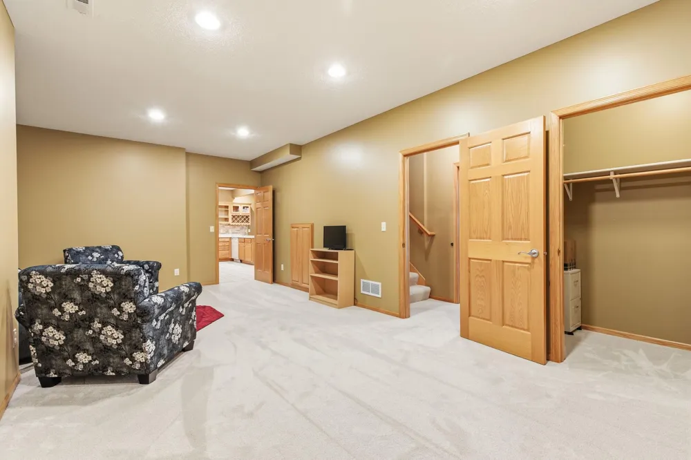 967 176th Street Hammond, WI 54015