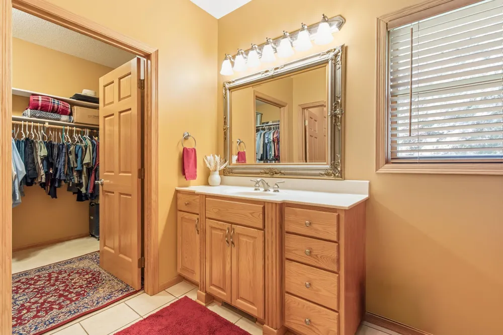 967 176th Street Hammond, WI 54015