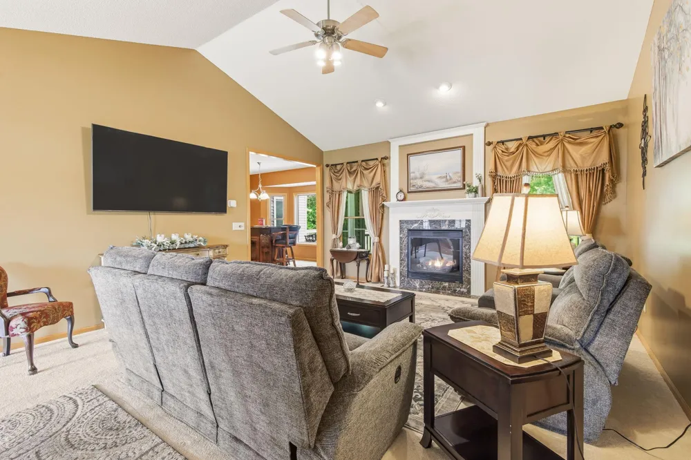 967 176th Street Hammond, WI 54015