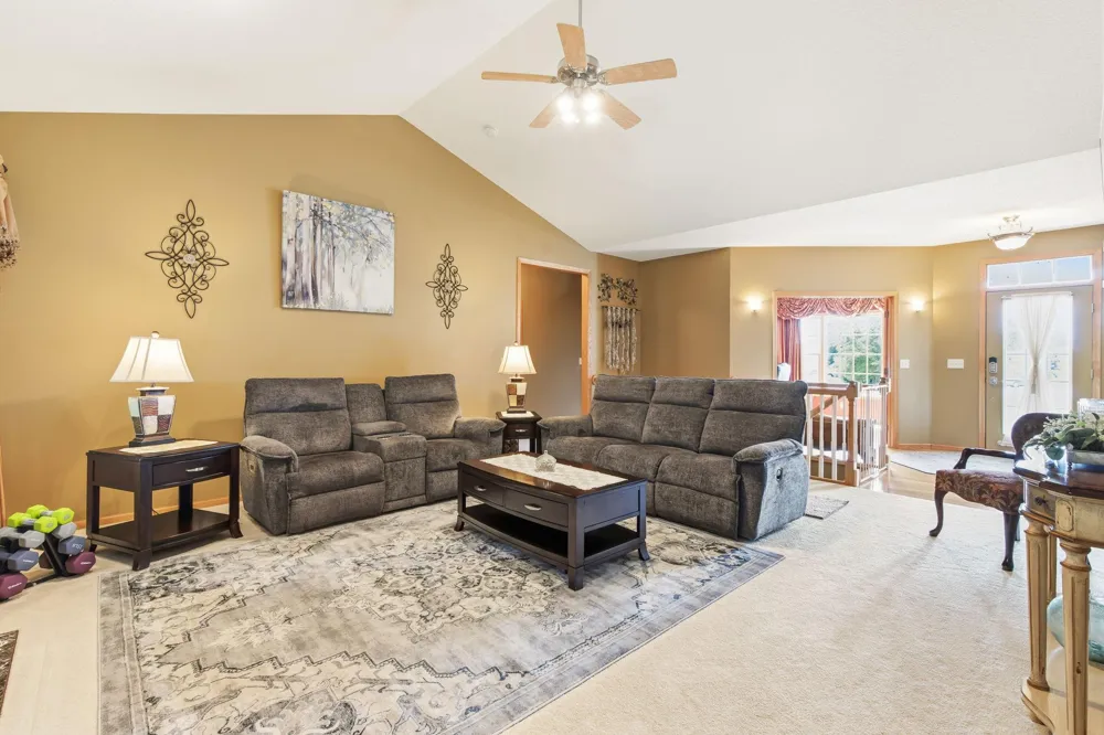 967 176th Street Hammond, WI 54015
