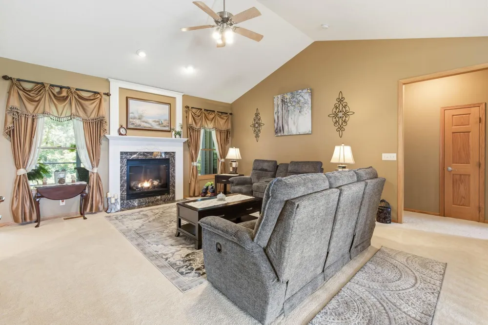 967 176th Street Hammond, WI 54015