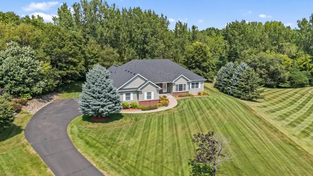 967 176th Street Hammond, WI 54015