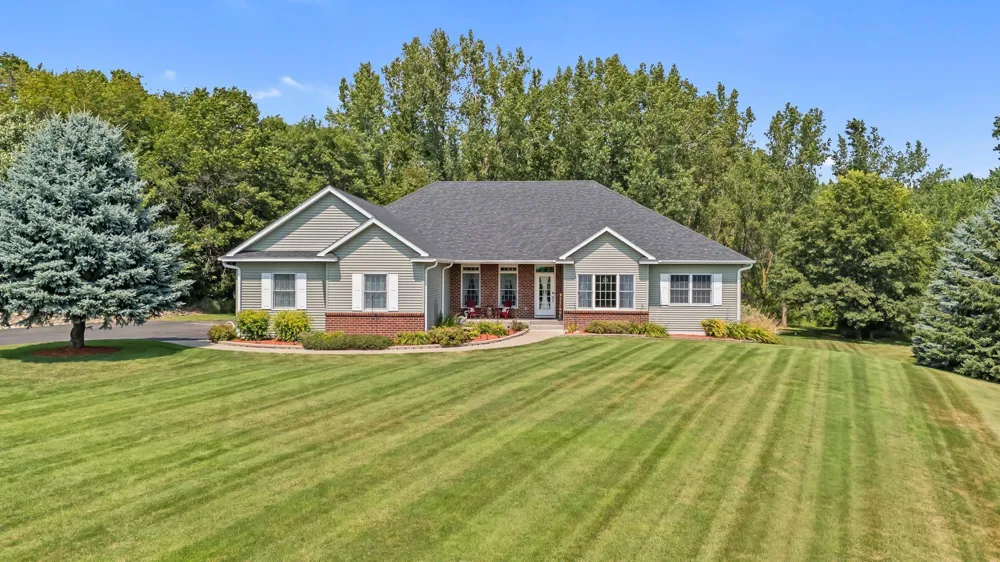 967 176th Street Hammond, WI 54015