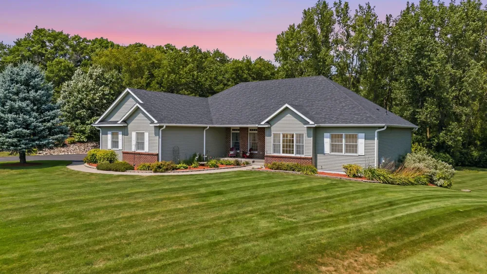 967 176th Street Hammond, WI 54015