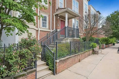 200 DEY ST