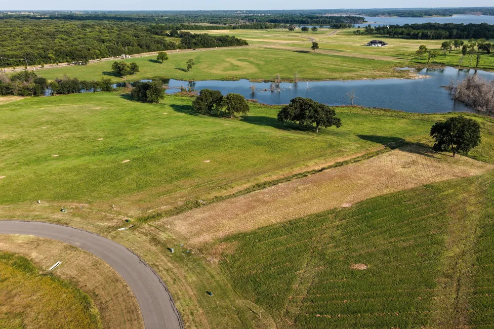 375 Sailview Court Honey Grove, TX 75446
