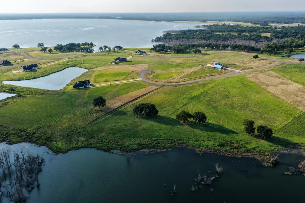 375 Sailview Court Honey Grove, TX 75446