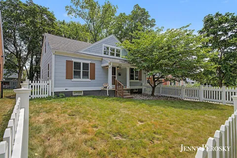 1044 Breton Road SE