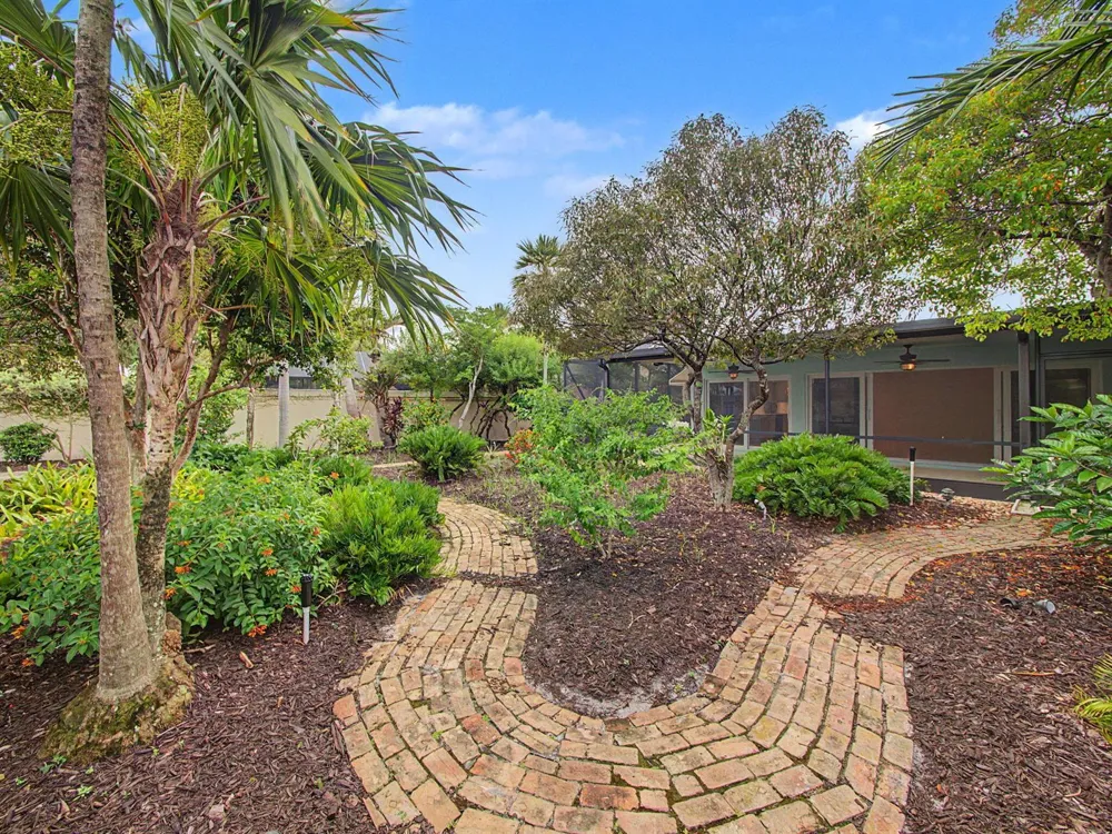 303 LEEWARD DRIVE Jupiter, FL 33477