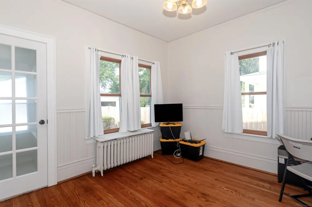 891 Washington Road Grosse Pointe City, MI 48230