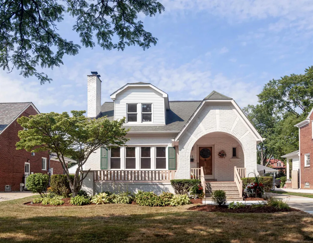 891 Washington Road Grosse Pointe City, MI 48230