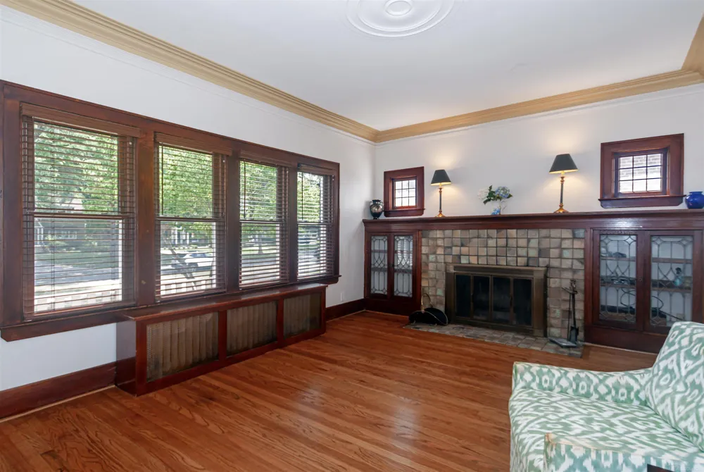 891 Washington Road Grosse Pointe City, MI 48230