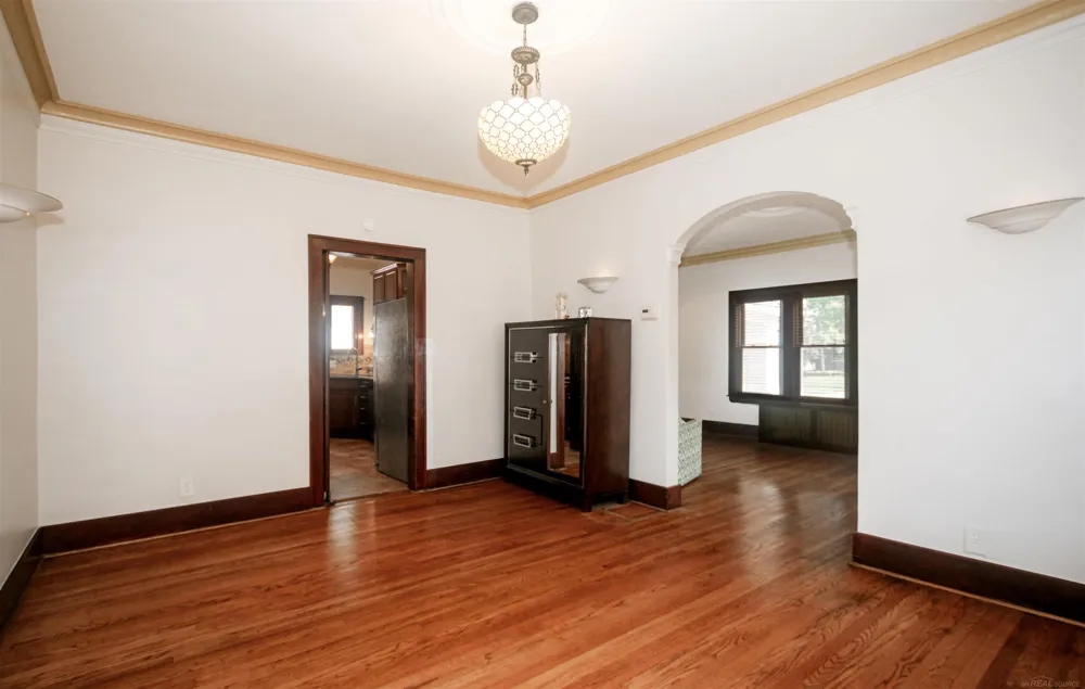 891 Washington Road Grosse Pointe City, MI 48230