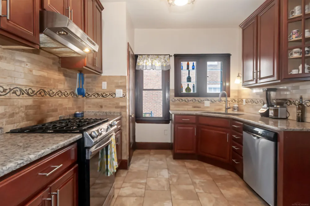 891 Washington Road Grosse Pointe City, MI 48230