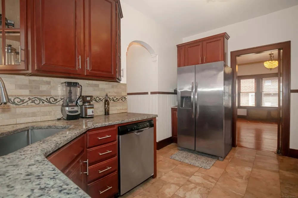 891 Washington Road Grosse Pointe City, MI 48230