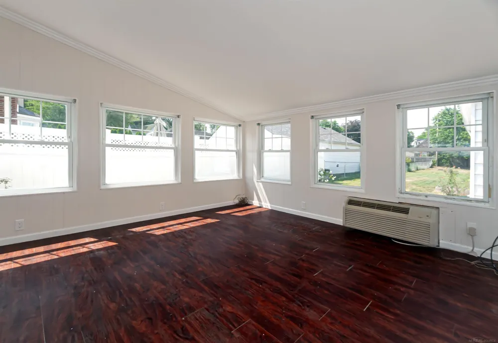 891 Washington Road Grosse Pointe City, MI 48230