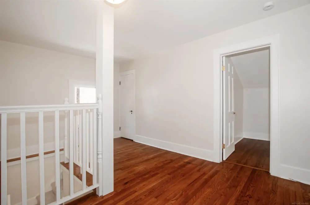 891 Washington Road Grosse Pointe City, MI 48230