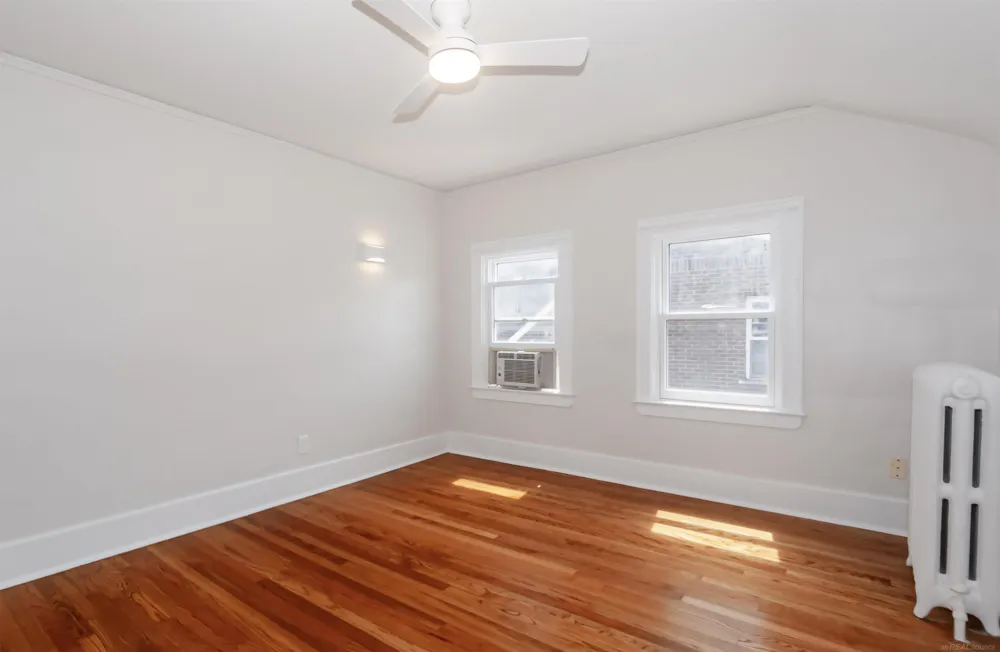 891 Washington Road Grosse Pointe City, MI 48230