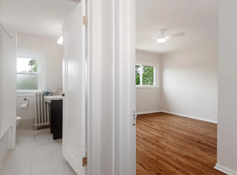 891 Washington Road Grosse Pointe City, MI 48230