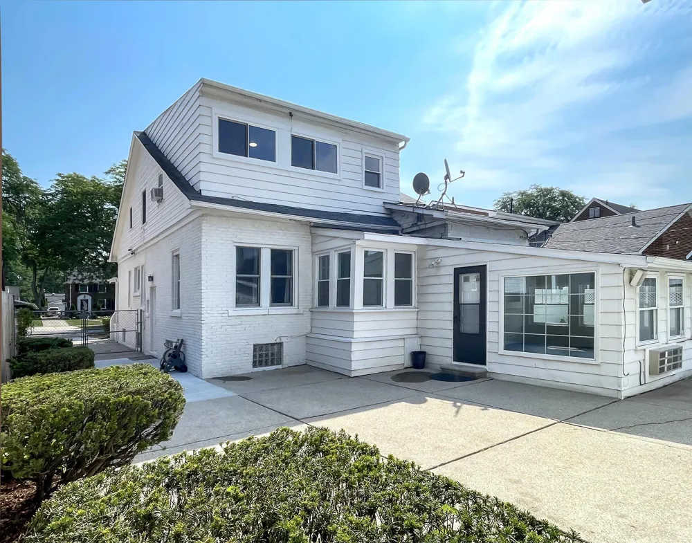 891 Washington Road Grosse Pointe City, MI 48230