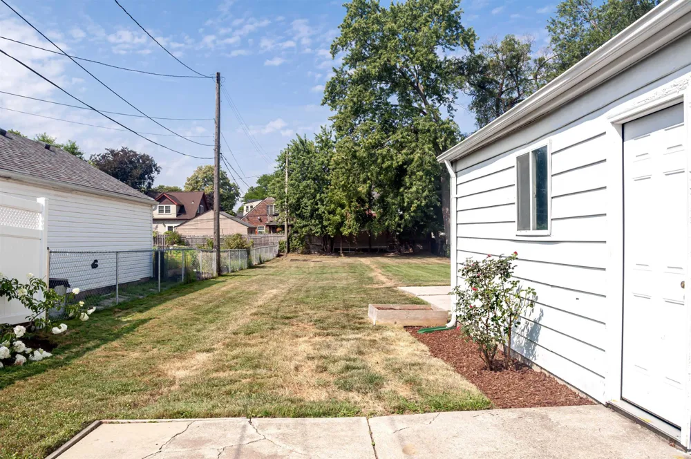 891 Washington Road Grosse Pointe City, MI 48230