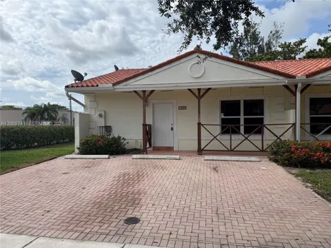 7600 NW 38th Ct #16
