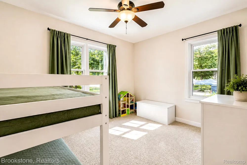 38276 Hamon Street Harrison Charter Township, MI 48045