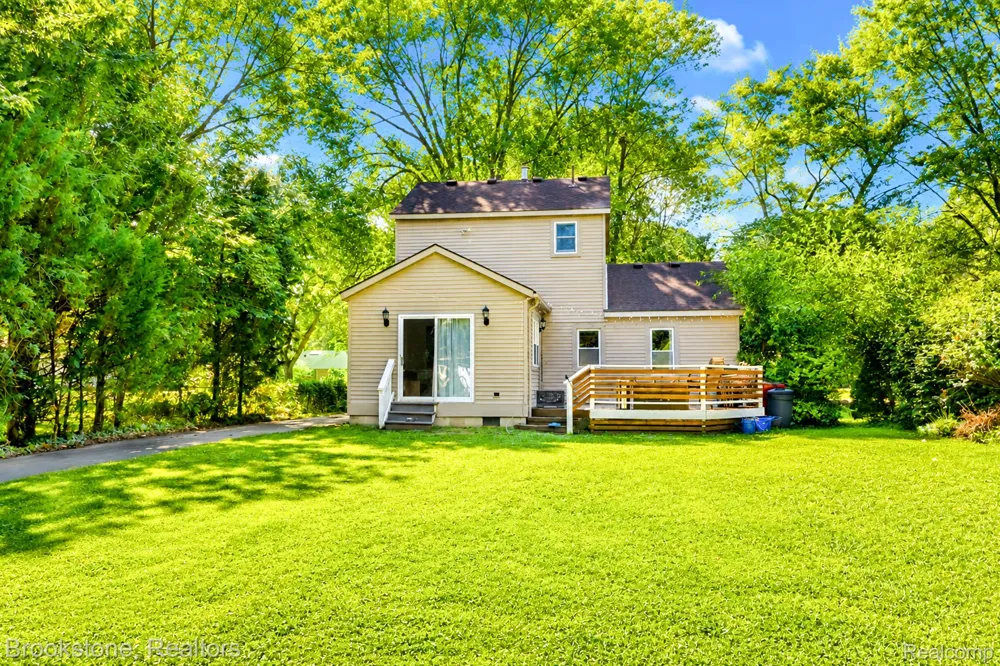38276 Hamon Street Harrison Charter Township, MI 48045