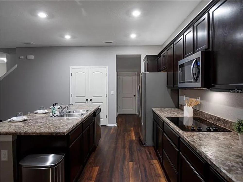 9318 EQUITY LANE Seffner, FL 33584