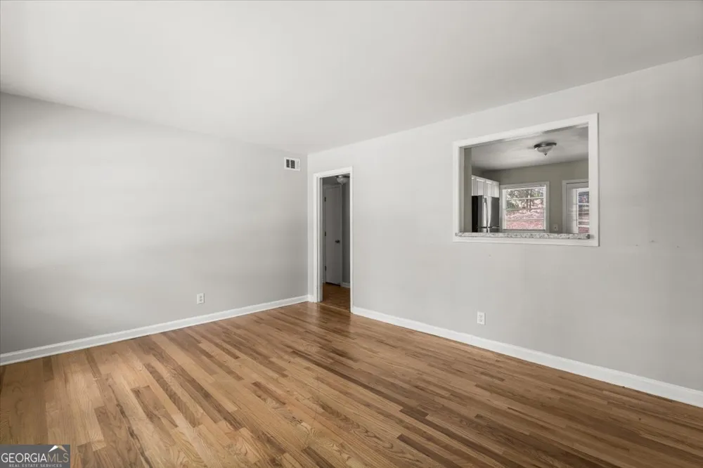 190 Opal DR Roswell, GA 30075