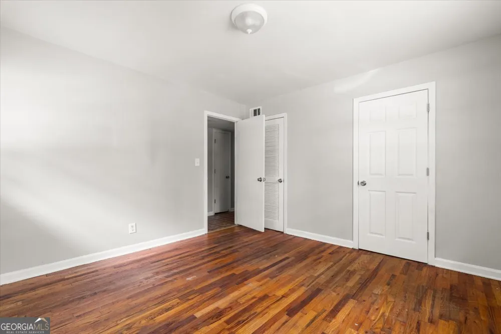 190 Opal DR Roswell, GA 30075