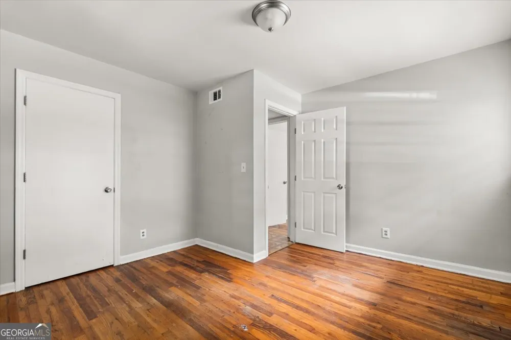 190 Opal DR Roswell, GA 30075