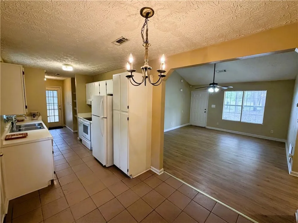 122 Oriole Drive Jonesboro, GA 30238