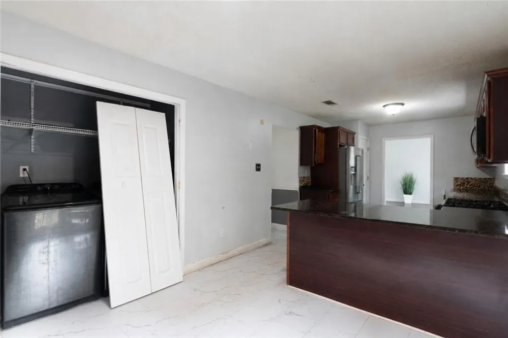 4127 Kingship Drive Ellenwood, GA 30294