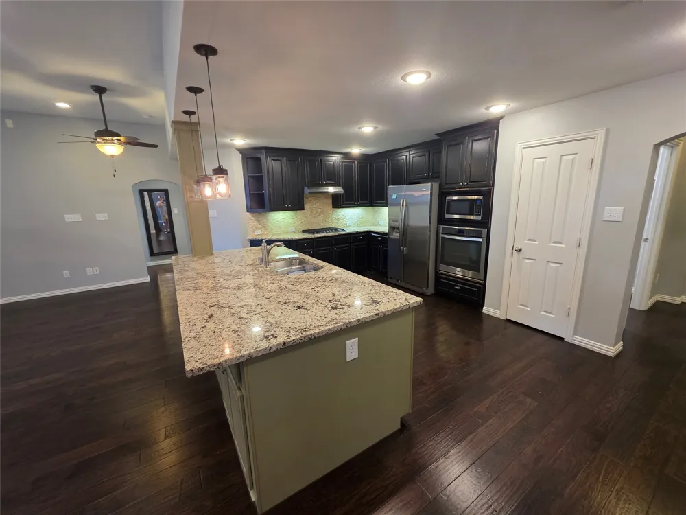 2717 Cliffwood Drive Grapevine, TX 76051