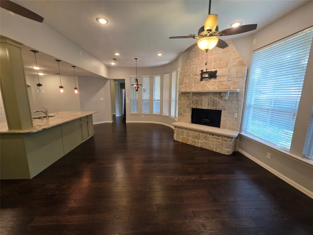 2717 Cliffwood Drive Grapevine, TX 76051