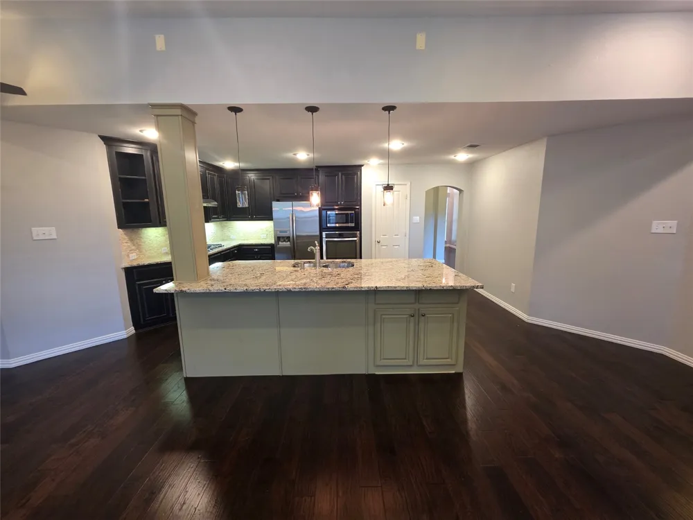 2717 Cliffwood Drive Grapevine, TX 76051