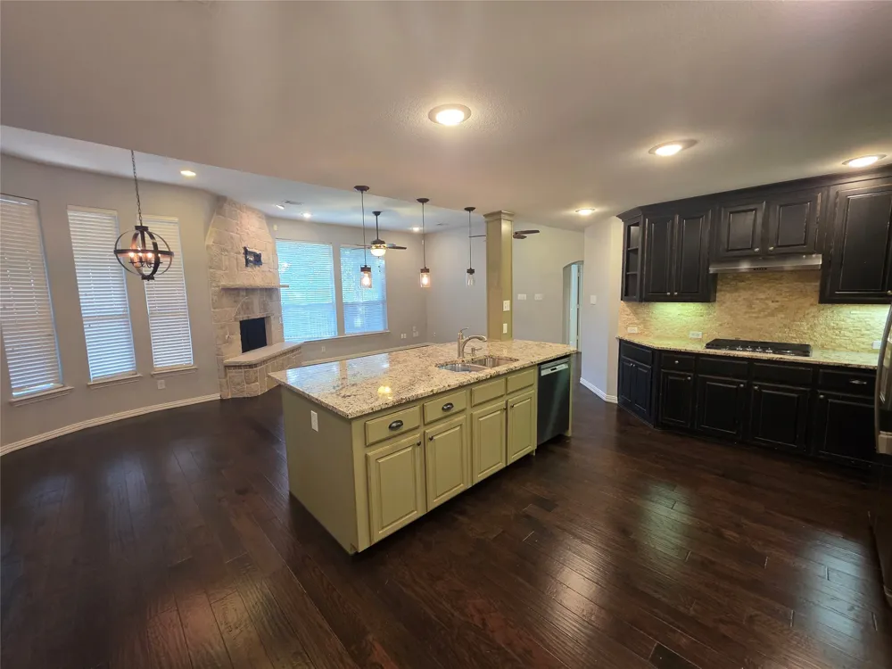 2717 Cliffwood Drive Grapevine, TX 76051